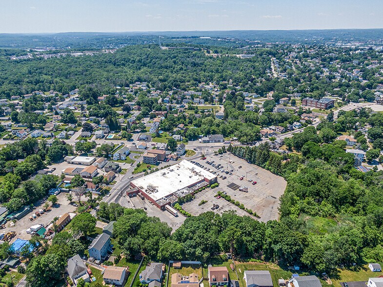 29 Sunderland Rd, Worcester, MA à vendre - Photo de l’immeuble – Image 3 sur 7