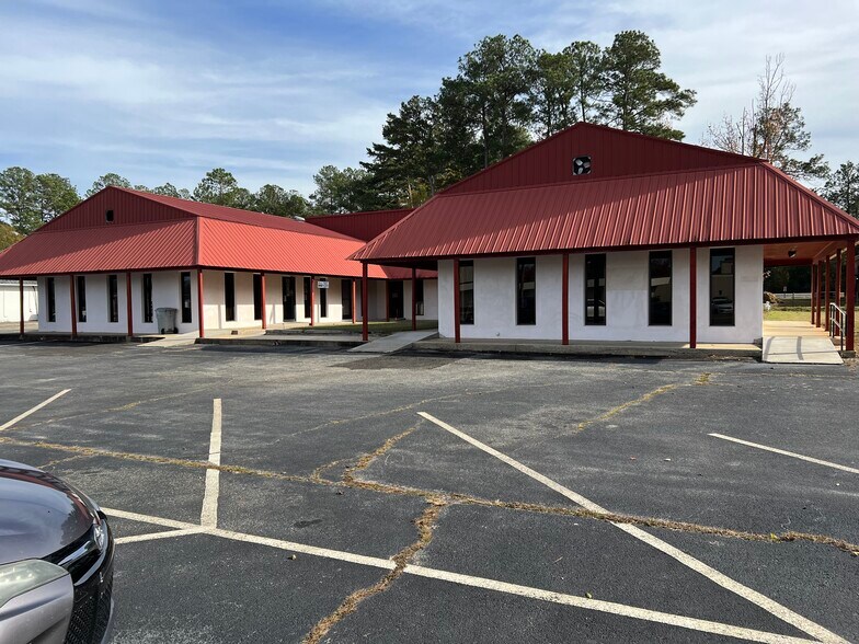 401 Peacock Street, Cochran, GA à vendre - Photo de l’immeuble – Image 2 sur 15