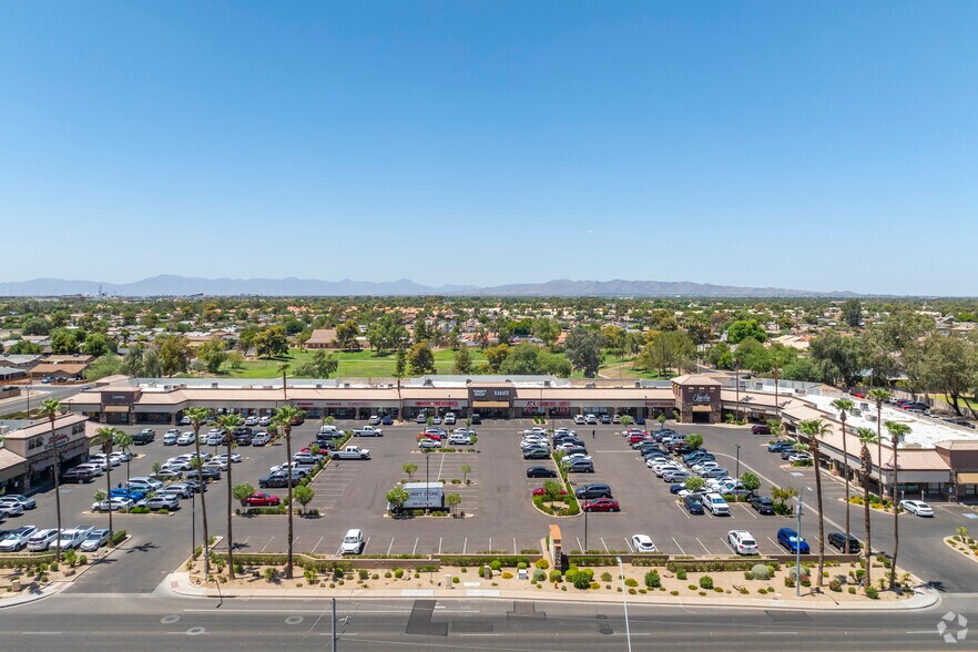 610 N Alma School Rd, Chandler, AZ à louer - Photo de l’immeuble – Image 2 sur 4