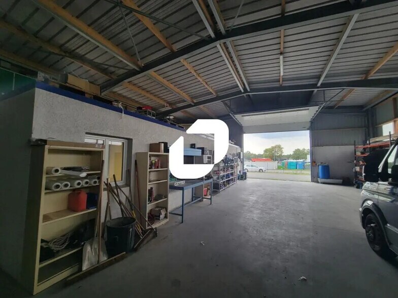 Bureau dans Saint-Colomban à louer - Photo intérieure – Image 3 sur 5