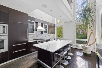 Plus de détails pour 262 W 25th St, New York, NY - Logement à vendre