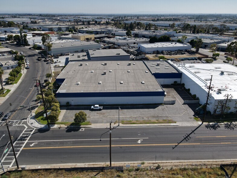 10015 Greenleaf Ave, Santa Fe Springs, CA à vendre - Photo de l’immeuble – Image 1 sur 6