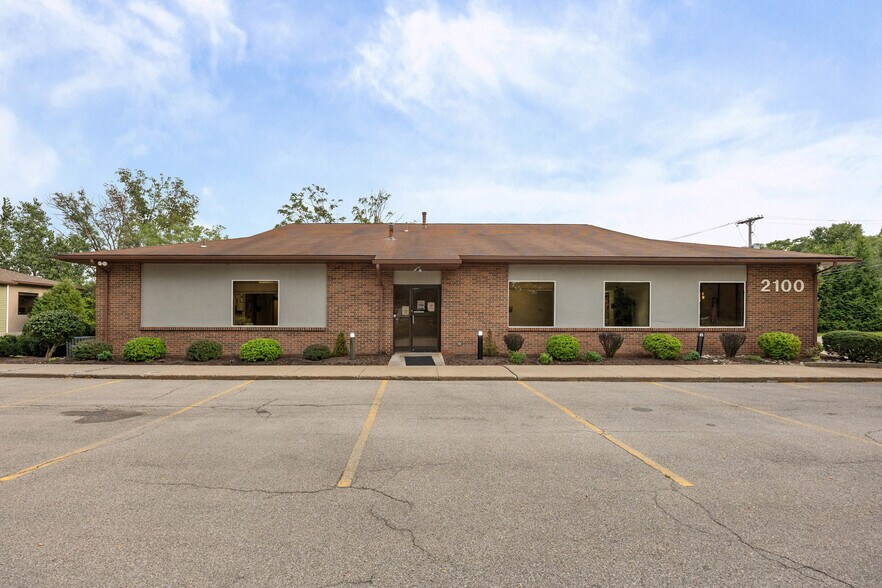 2100 S Clinton Ave, Rochester, NY à vendre - Photo de l’immeuble – Image 3 sur 56