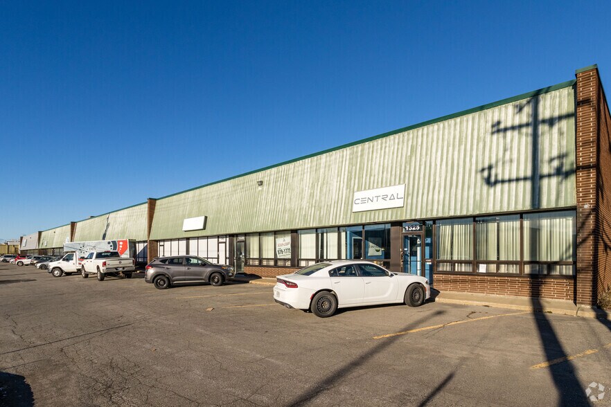 1325-1445 Rue Tees, Montréal, QC à louer - Photo de l’immeuble – Image 2 sur 11