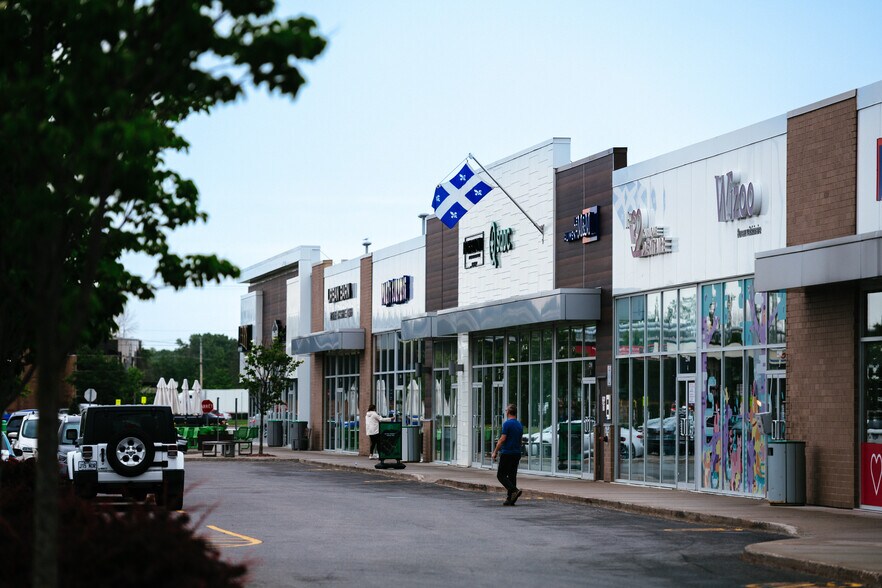 22400 Ch Dumberry, Vaudreuil-dorion, QC à louer - Photo principale – Image 1 sur 6