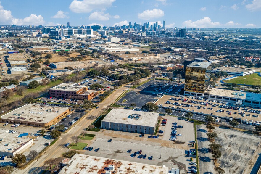 8267 Elmbrook Dr, Dallas, TX à louer - Aérien – Image 2 sur 24
