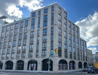 Plus de détails pour 210 Greenpoint Ave, Brooklyn, NY - Local commercial à louer
