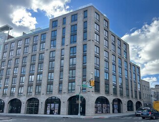 Plus de détails pour 210 Greenpoint Ave, Brooklyn, NY - Local commercial à louer