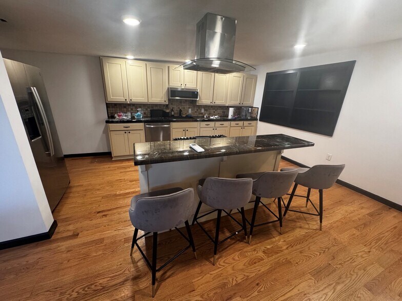 1425 Agnes Ave, Kansas City, MO à vendre - Photo de l’immeuble – Image 3 sur 26