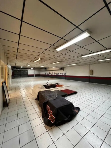 Local d’activités dans Toulouse à louer - Photo de l’immeuble – Image 3 sur 4