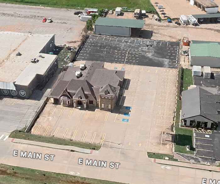 450 E Main St, Yukon, OK à vendre - Photo de l’immeuble – Image 2 sur 13