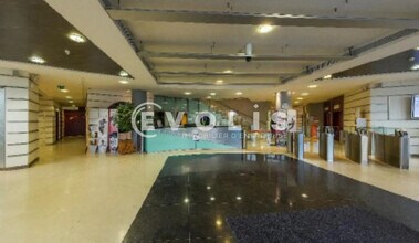 1-3 Boulevard De L'Europe, Poissy à louer Hall d’entrée– Image 1 sur 3