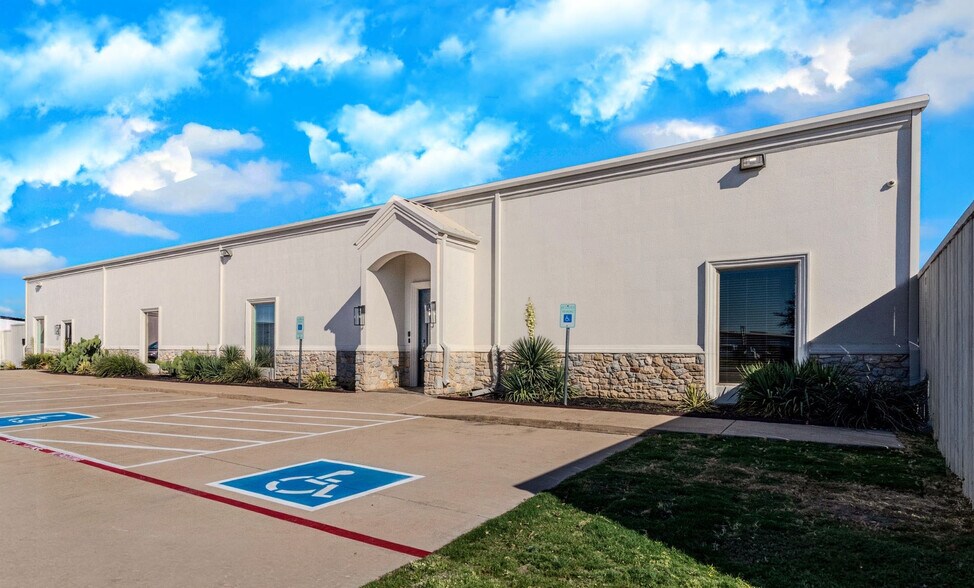 5857 Park Vista Cir, Keller, TX à vendre - Photo de l’immeuble – Image 1 sur 15