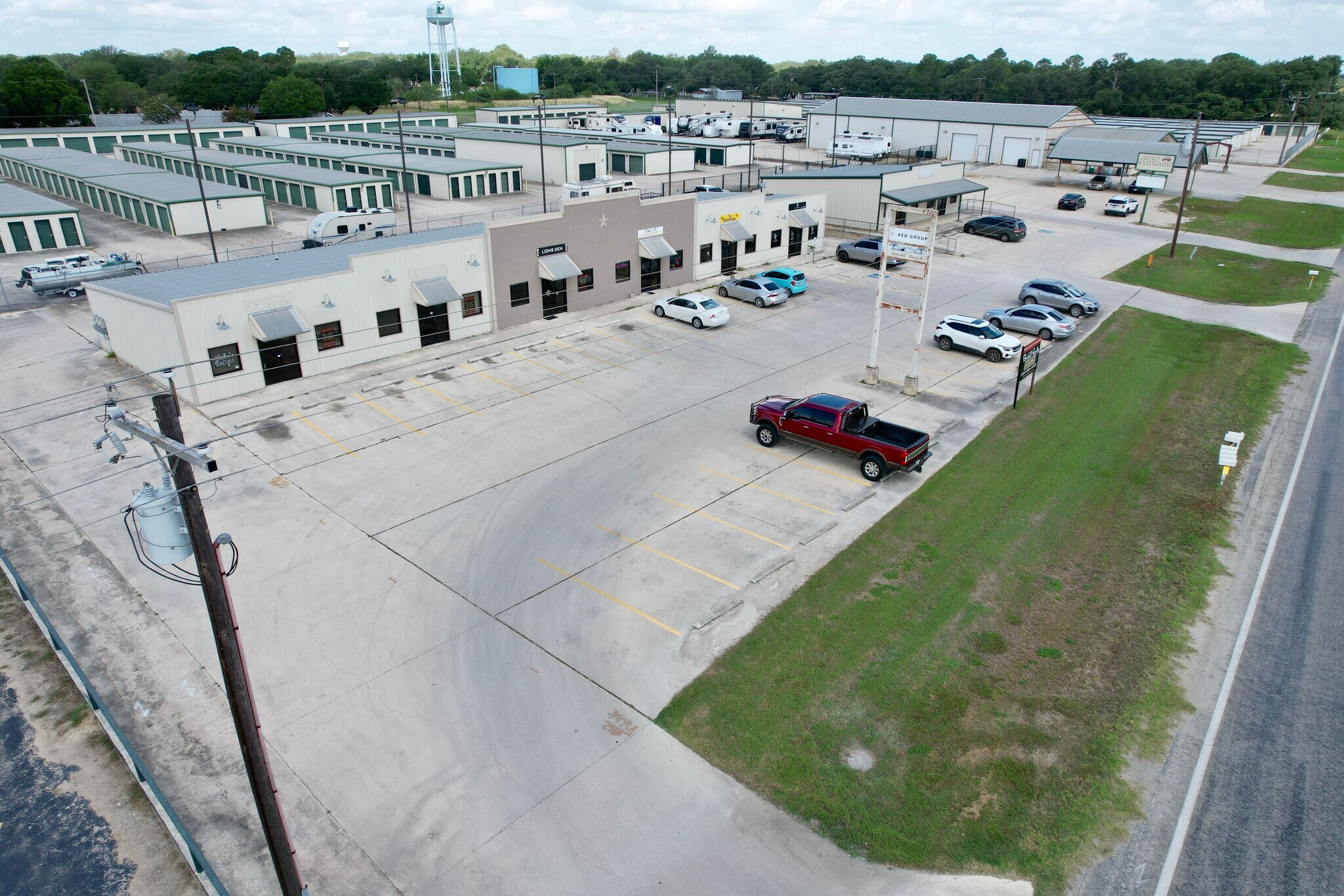 1501 Bensdale Rd, Pleasanton, TX à louer Photo principale– Image 1 sur 5