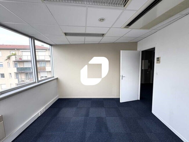 Plus de détails pour Bureau à vendre