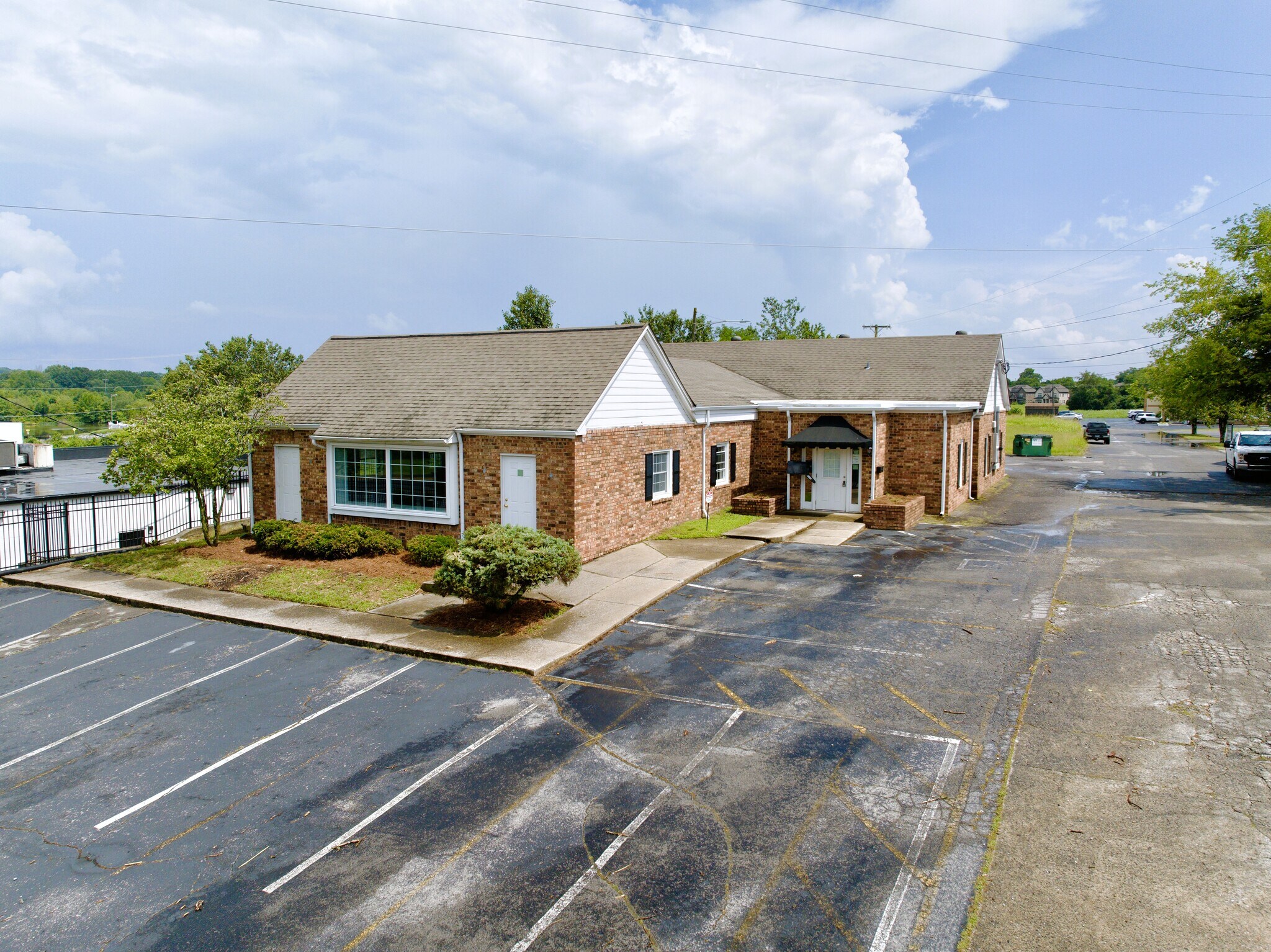 177 W Main St, Hendersonville, TN à louer Photo de l’immeuble– Image 1 sur 9