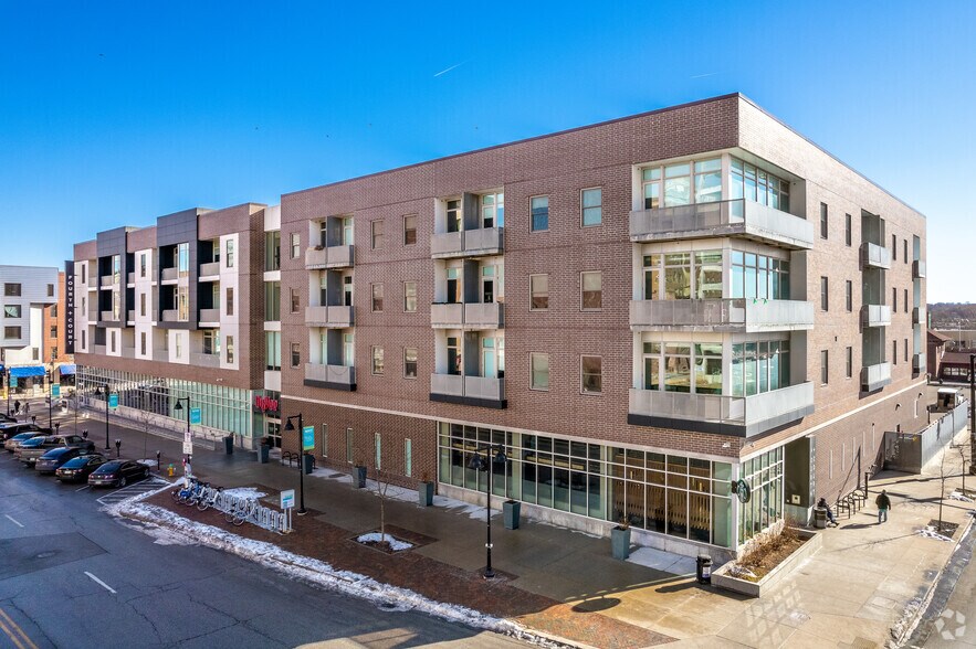 420 Court Ave, Des Moines, IA à louer - Photo de l’immeuble – Image 2 sur 8