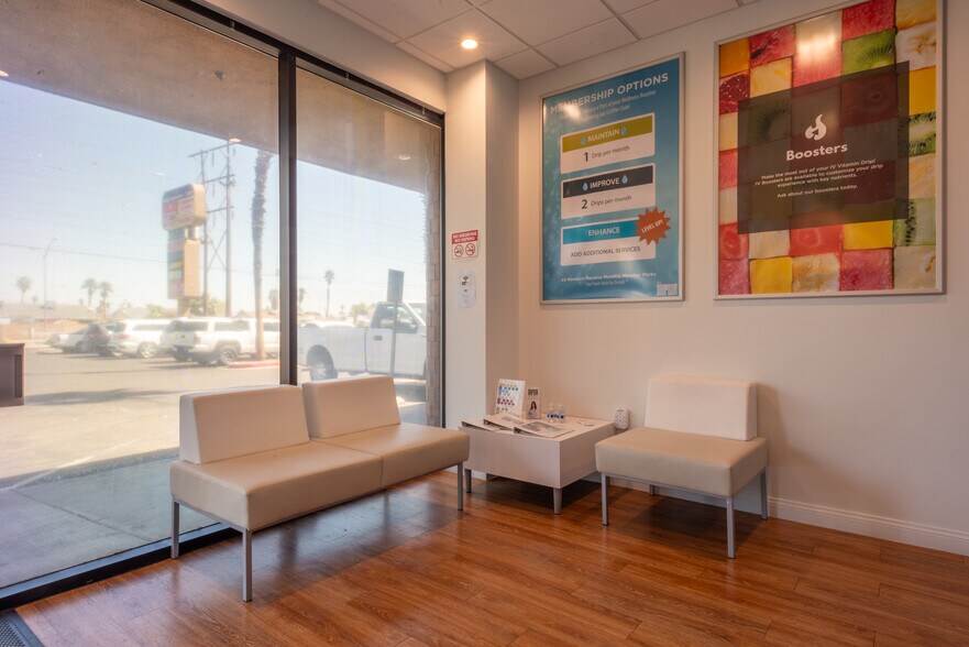 4551-4583 W Flamingo Rd, Las Vegas, NV à louer - Photo de l’immeuble – Image 3 sur 5