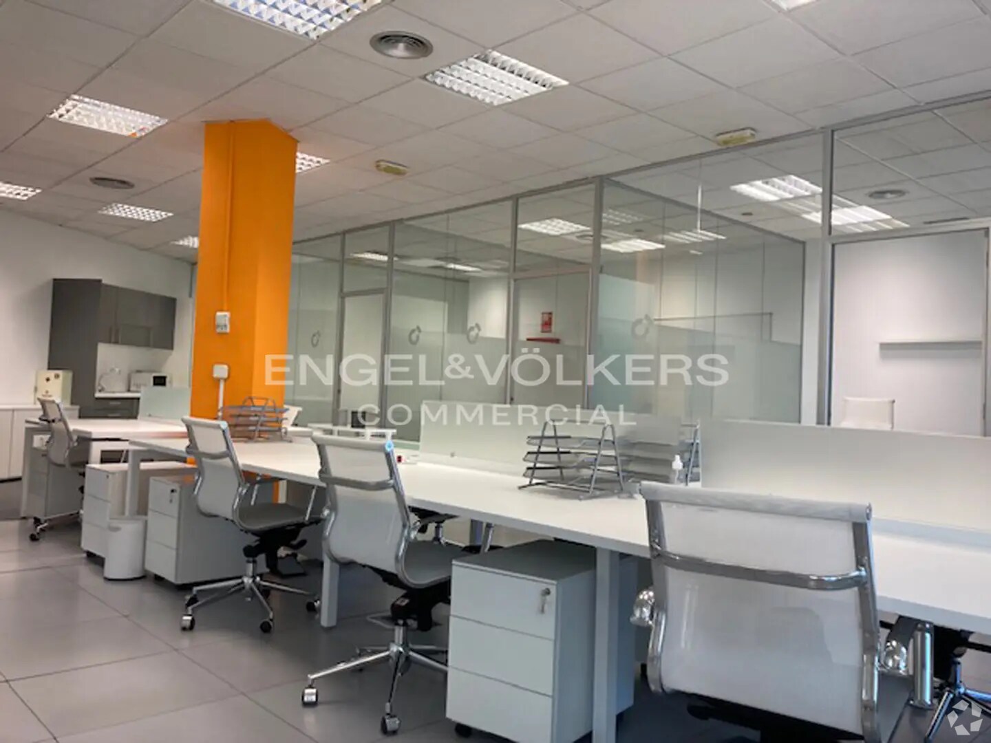 Bureau dans Las Rozas de Madrid, Madrid à louer Photo intérieure– Image 1 sur 2