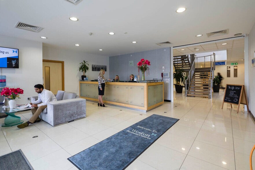 Hawkins Rd, Colchester à louer - Hall d’entrée – Image 2 sur 12