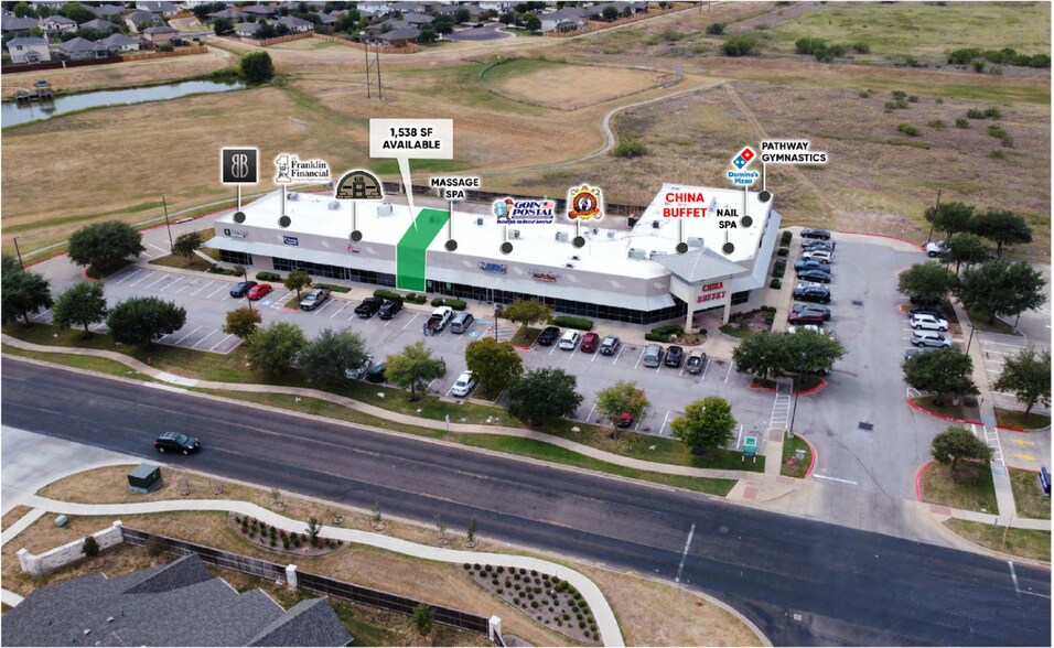 210 Hunters Crossing, Cedar Creek, TX à louer - Photo de l’immeuble – Image 3 sur 6