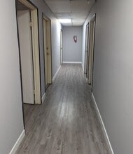 8953-8955 Woodman Ave, North Hollywood, CA à louer Photo intérieure– Image 2 sur 7