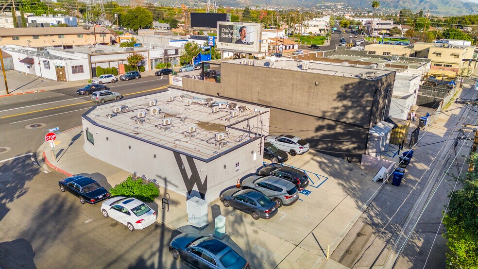 10442 Burbank Blvd, North Hollywood, CA à vendre - Photo de l’immeuble – Image 3 sur 19