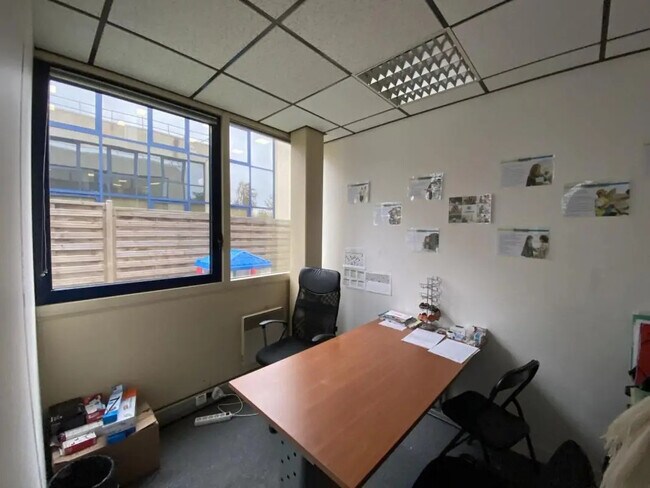 Plus de détails pour Bureau à vendre