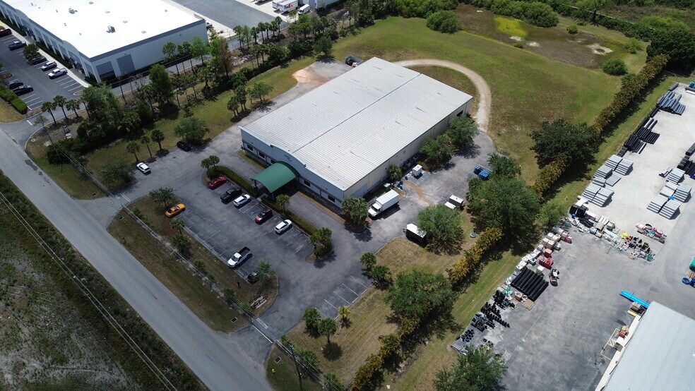4840 Laredo Ave, Fort Myers, FL à vendre - Photo de l’immeuble – Image 2 sur 8