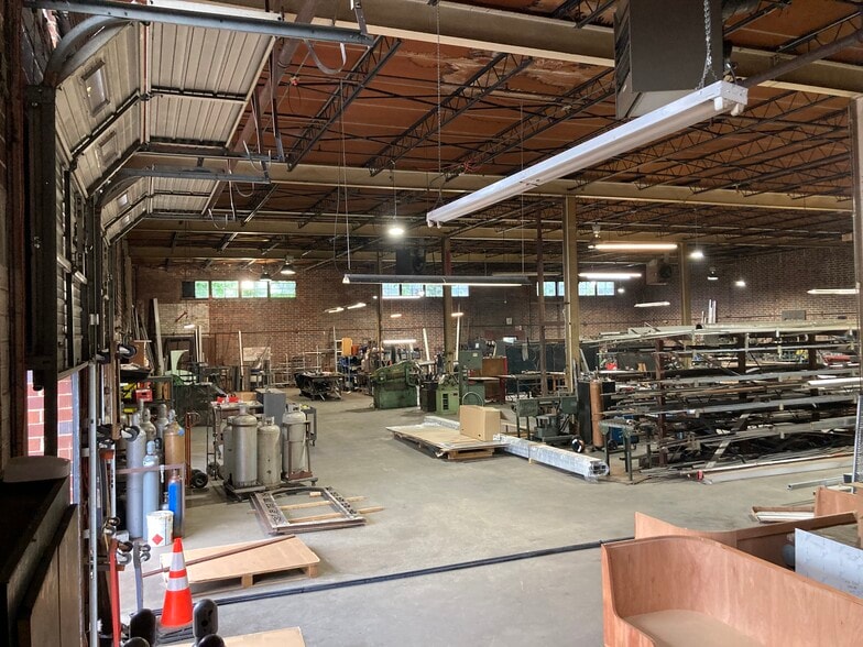 979 Donnelly Ave SW, Atlanta, GA à vendre - Photo intérieure – Image 2 sur 15