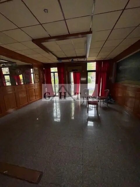 Plus de détails pour Local commercial à louer