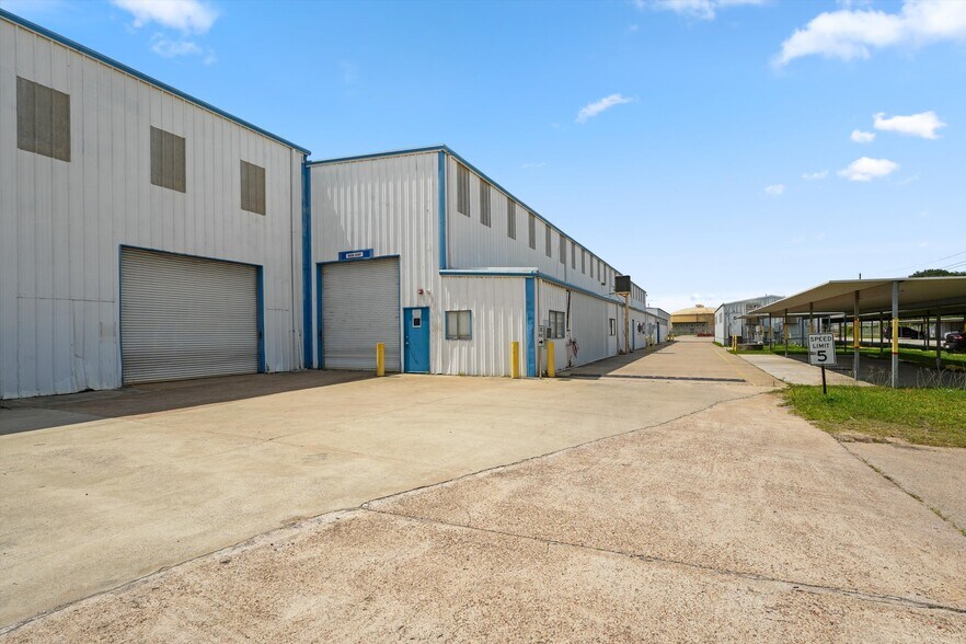 12602 FM-529, Houston, TX à louer - Photo de l’immeuble – Image 3 sur 21