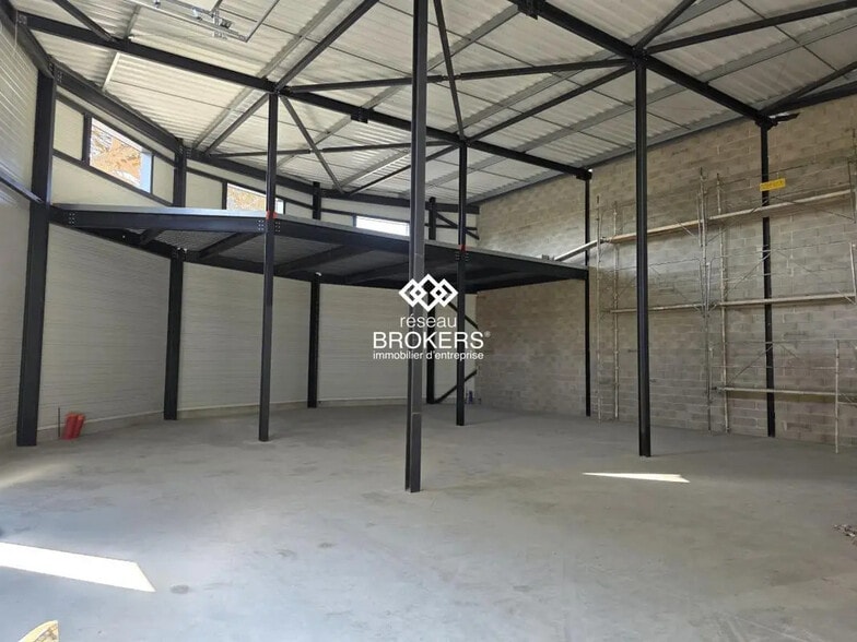 Industriel/Logistique dans Lunel à vendre - Photo intérieure – Image 2 sur 3