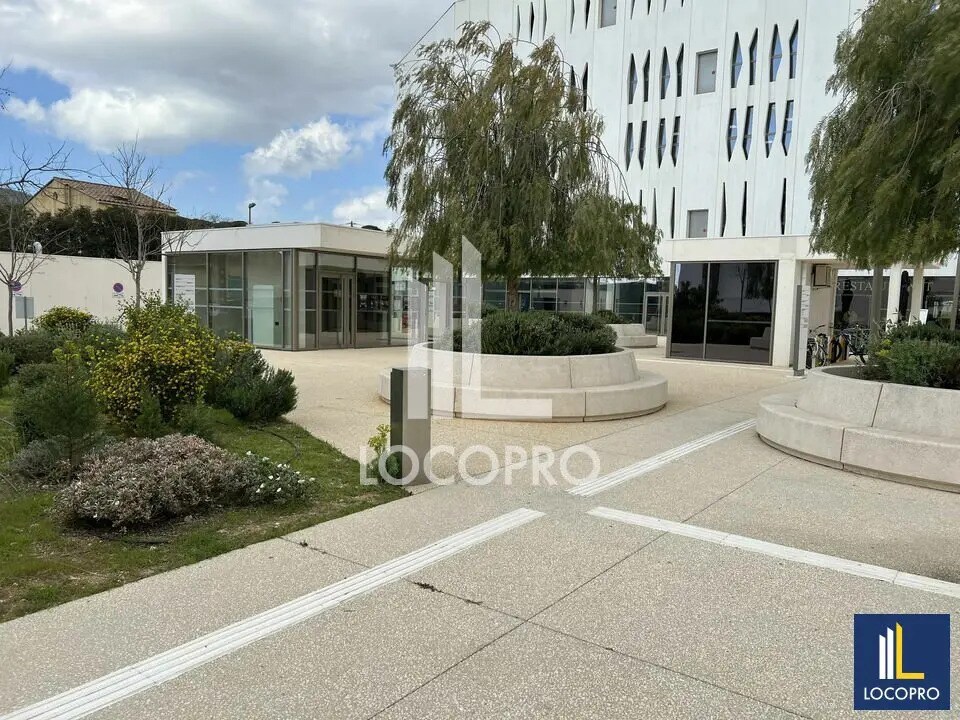 Local commercial dans La Ciotat à louer Photo de l’immeuble– Image 1 sur 6