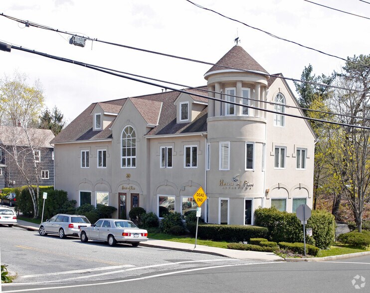 209 Bruce Park Ave, Greenwich, CT à louer - Photo principale – Image 1 sur 3