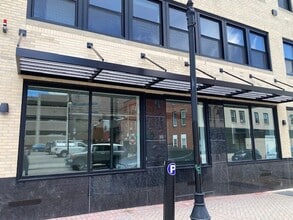 25 Lowell St, Manchester, NH à louer Photo intérieure– Image 1 sur 8