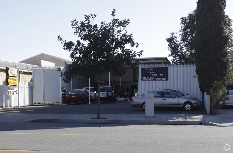 1110 E 4th St, Santa Ana, CA à louer - Photo de l’immeuble – Image 2 sur 3