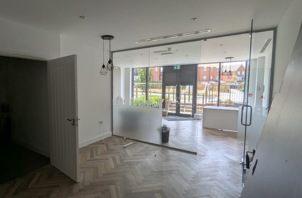 2-3 Paley Ct, Wokingham, BKS RG41 1DL - Lot 1&2 -  - Photo intérieure - Image 1 of 2