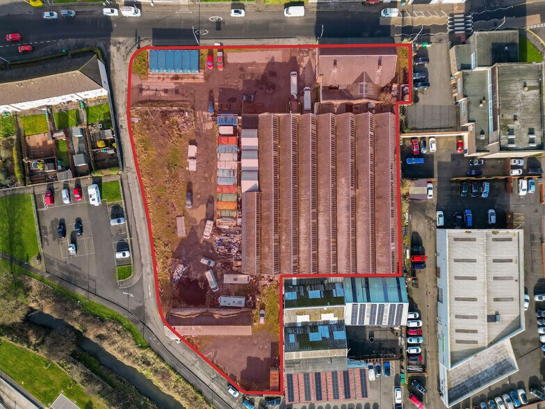 Large Retail Warehouse/ Redevelopment portefeuille de 2 biens à vendre sur LoopNet.fr - Photo de l’immeuble – Image 2 sur 9