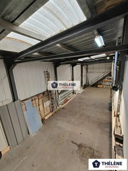 Local d’activités dans Le Crès à louer - Photo de l’immeuble – Image 2 sur 7