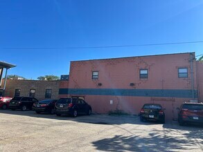 4534 S Western Ave, Chicago, IL à louer Photo intérieure– Image 2 sur 6