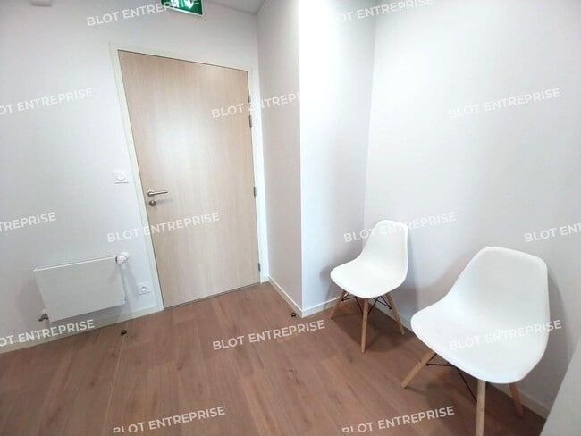 Plus de détails pour Bureau à vendre