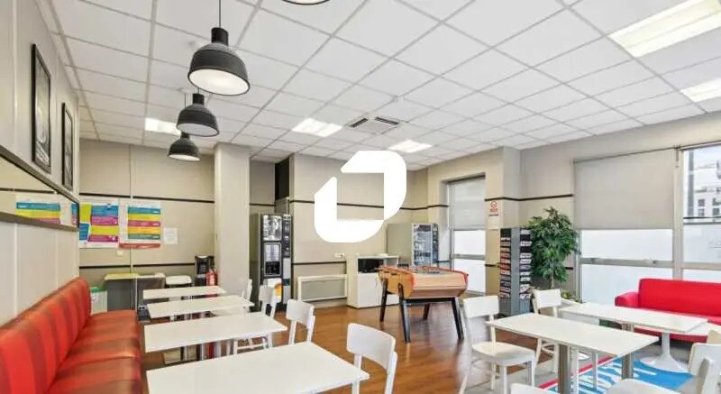 Local d’activités dans Saint-Ouen-sur-Seine à louer - Photo de l’immeuble – Image 3 sur 10