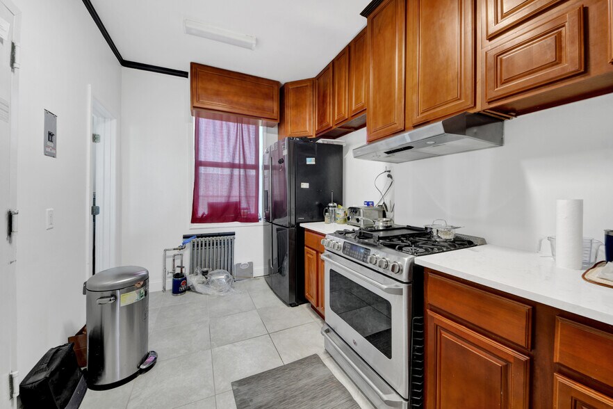 1748 Cross Bronx Expy, Bronx, NY à vendre - Photo de l’immeuble – Image 2 sur 24