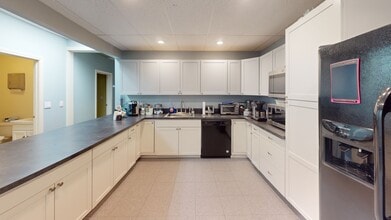 10 Commerce Park N, Bedford, NH à louer Photo intérieure– Image 1 sur 17