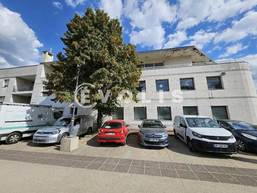 Local d’activités dans Sceaux à louer Photo de l’immeuble– Image 1 sur 34