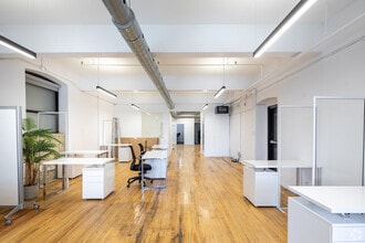 639 Queen St W, Toronto, ON à louer Photo intérieure– Image 1 sur 6