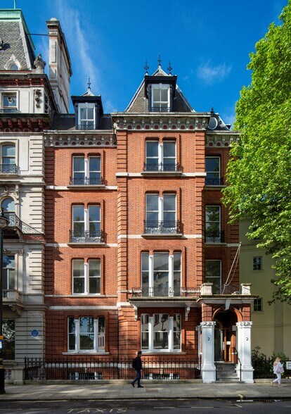 2 Grosvenor Gdns, Londres à louer - Photo de l’immeuble – Image 1 sur 5