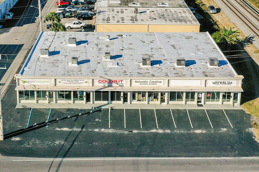 959 NE Floranada Rd, Oakland Park, FL à louer - Photo de l’immeuble – Image 3 sur 22
