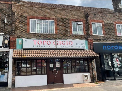 196 Kingston Rd, Epsom à vendre - Photo principale – Image 1 sur 5